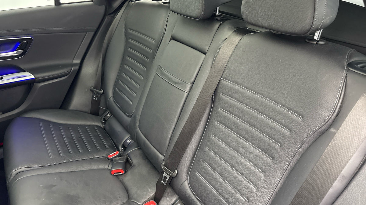 Mercedes-Benz GLC Image 8