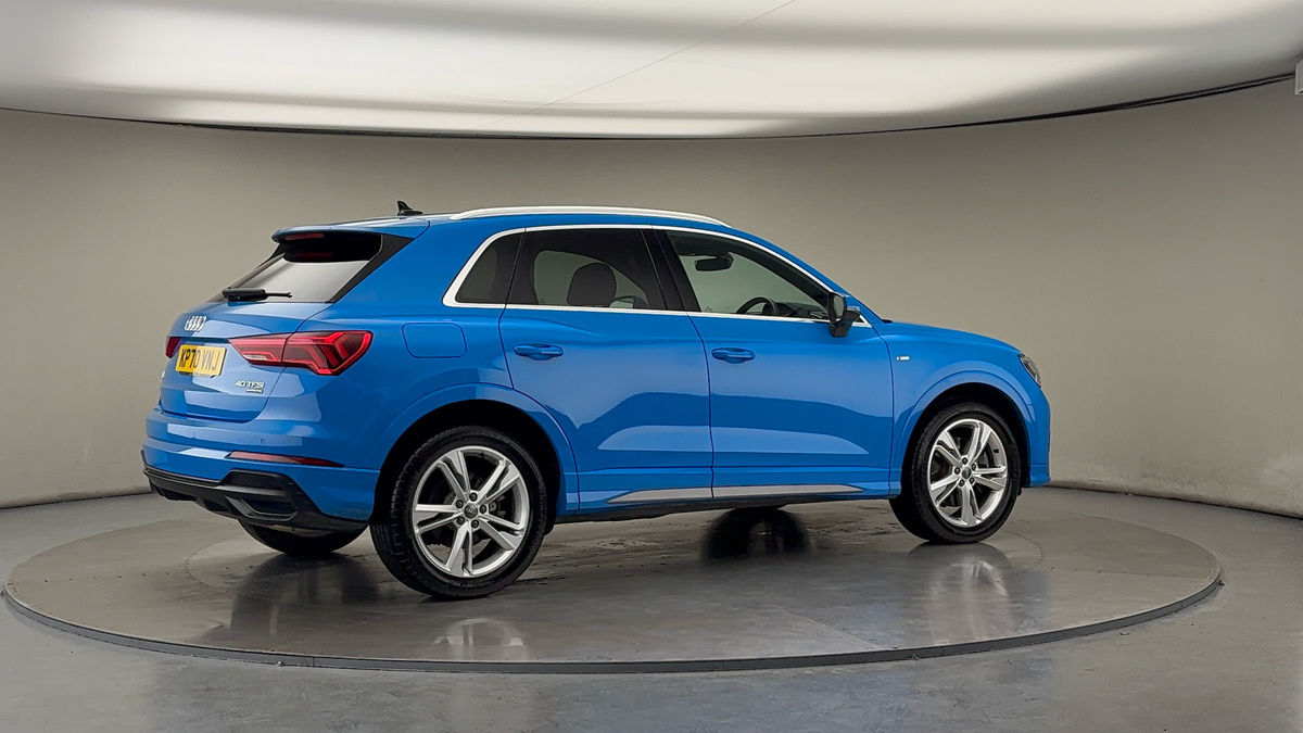 More views of Audi Q3