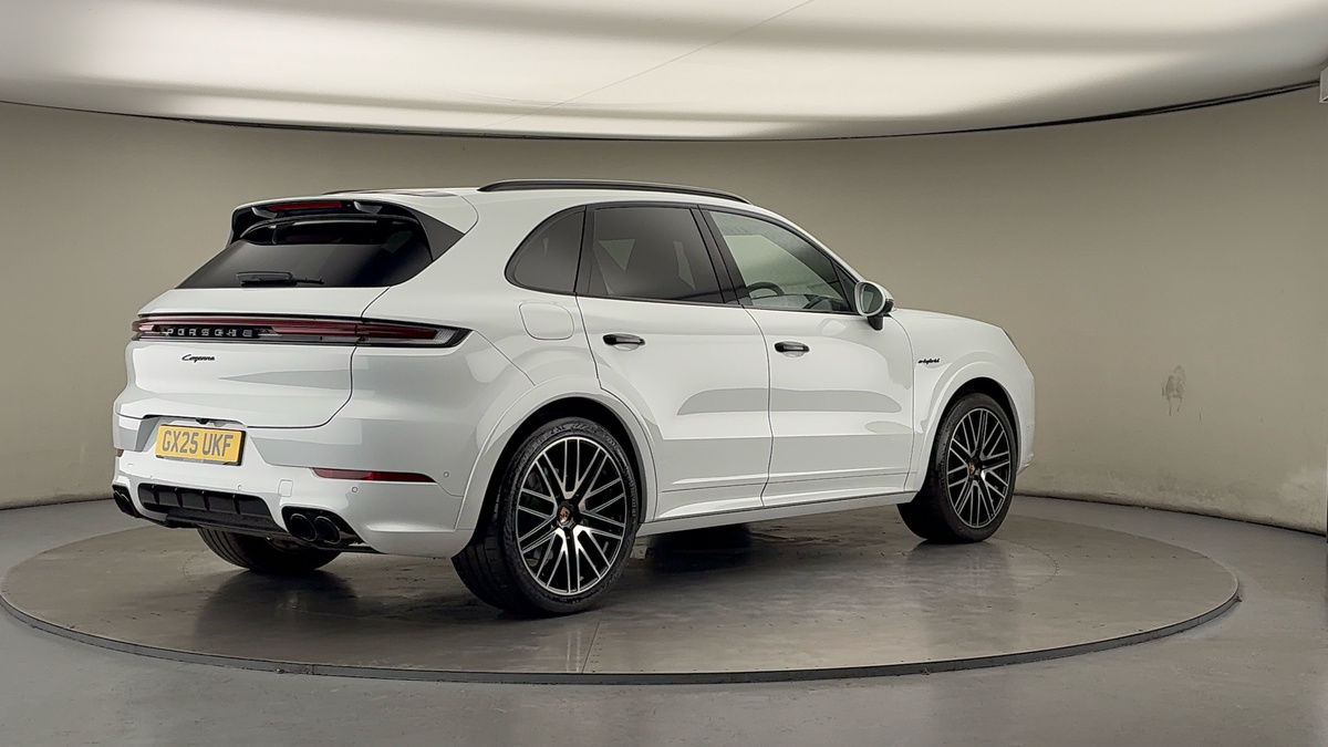 Porsche Cayenne Image 21