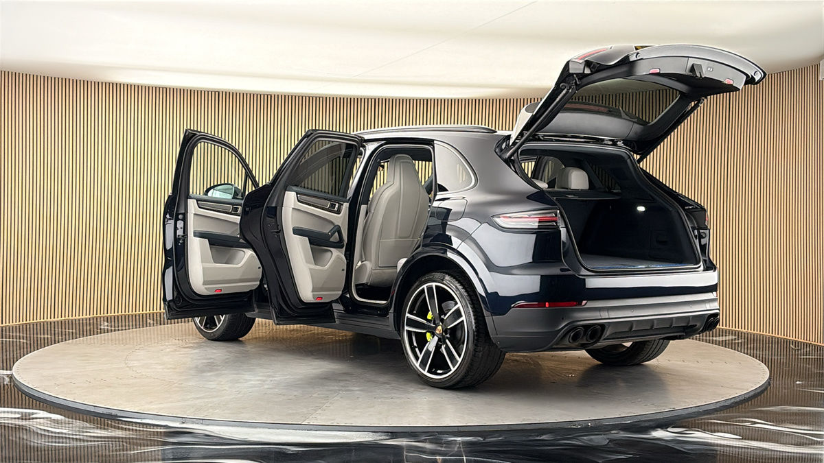 More views of Porsche Cayenne