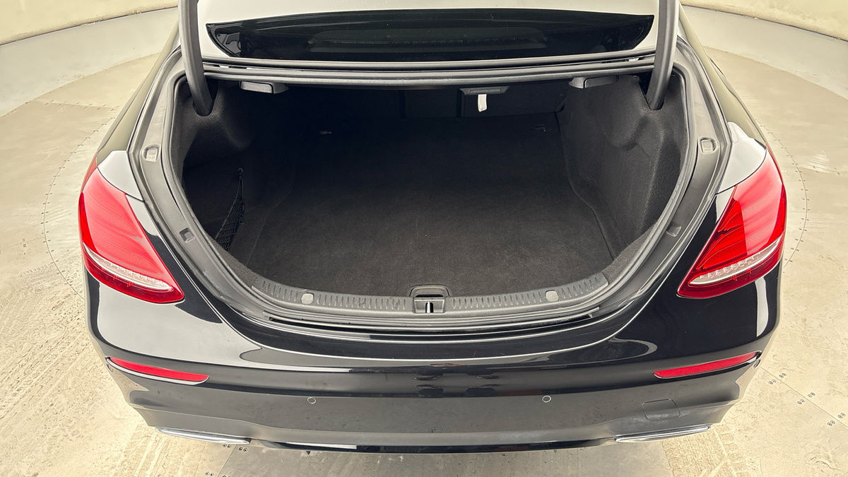 Mercedes-Benz E Class Image 11