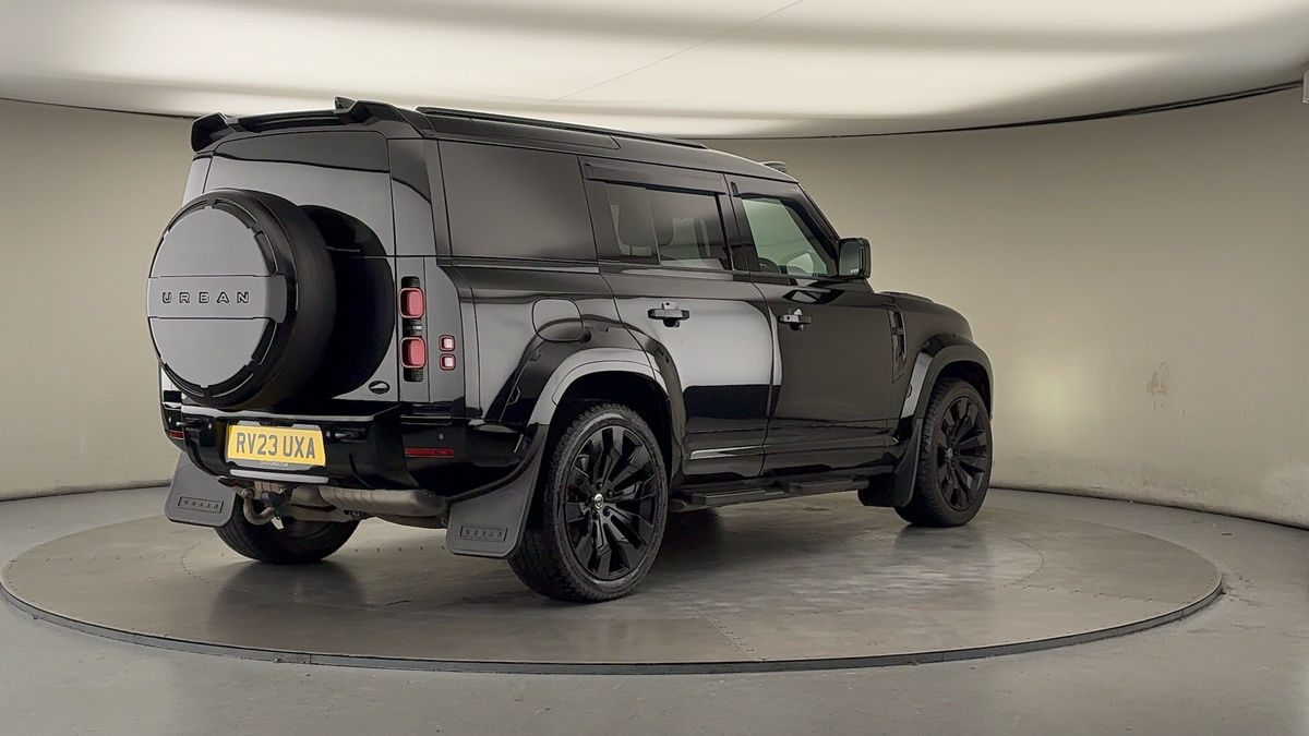 More views of Land Rover Defender 110