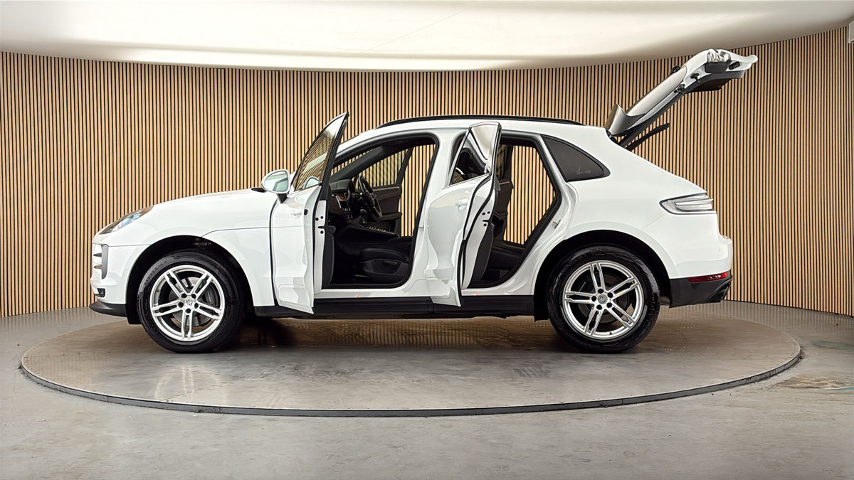 More views of Porsche Macan