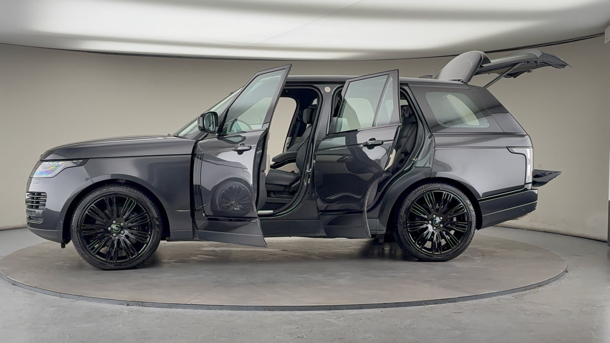 More views of Land Rover Range Rover