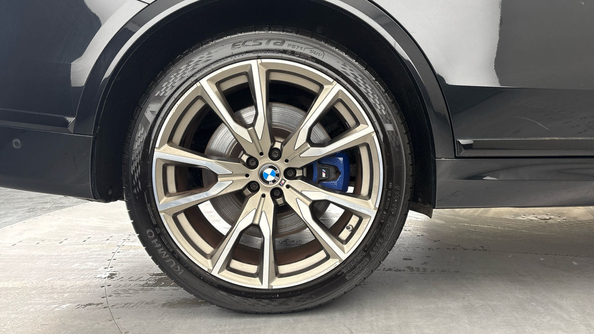 BMW X7 Image 10