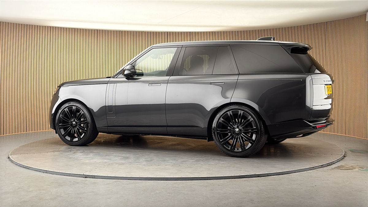 More views of Land Rover Range Rover