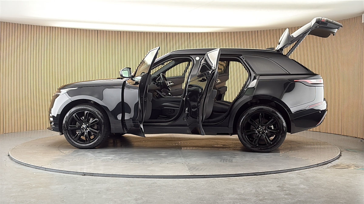 More views of Land Rover Range Rover Velar