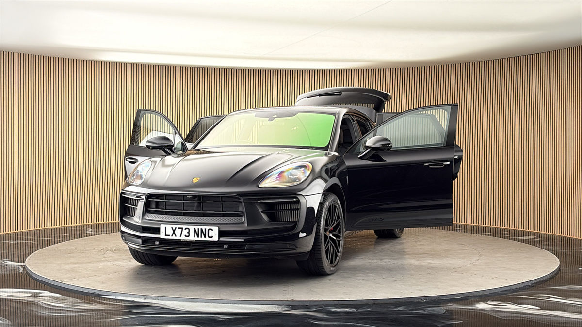 More views of Porsche Macan
