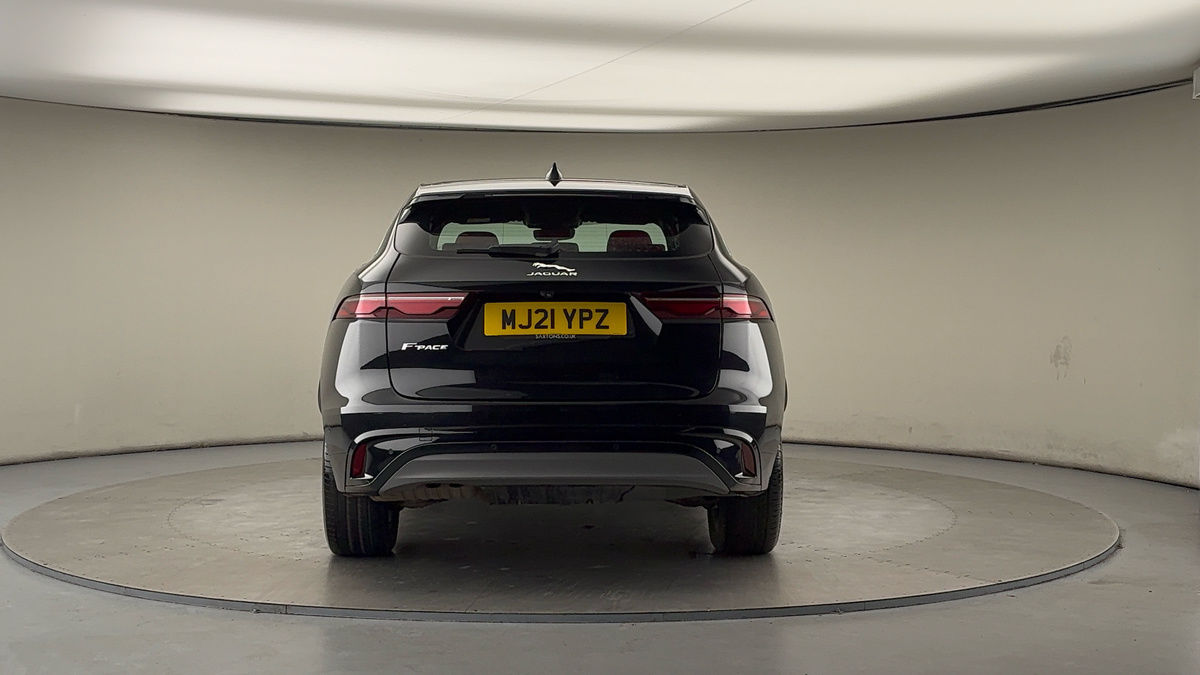 Jaguar F-PACE Image 4