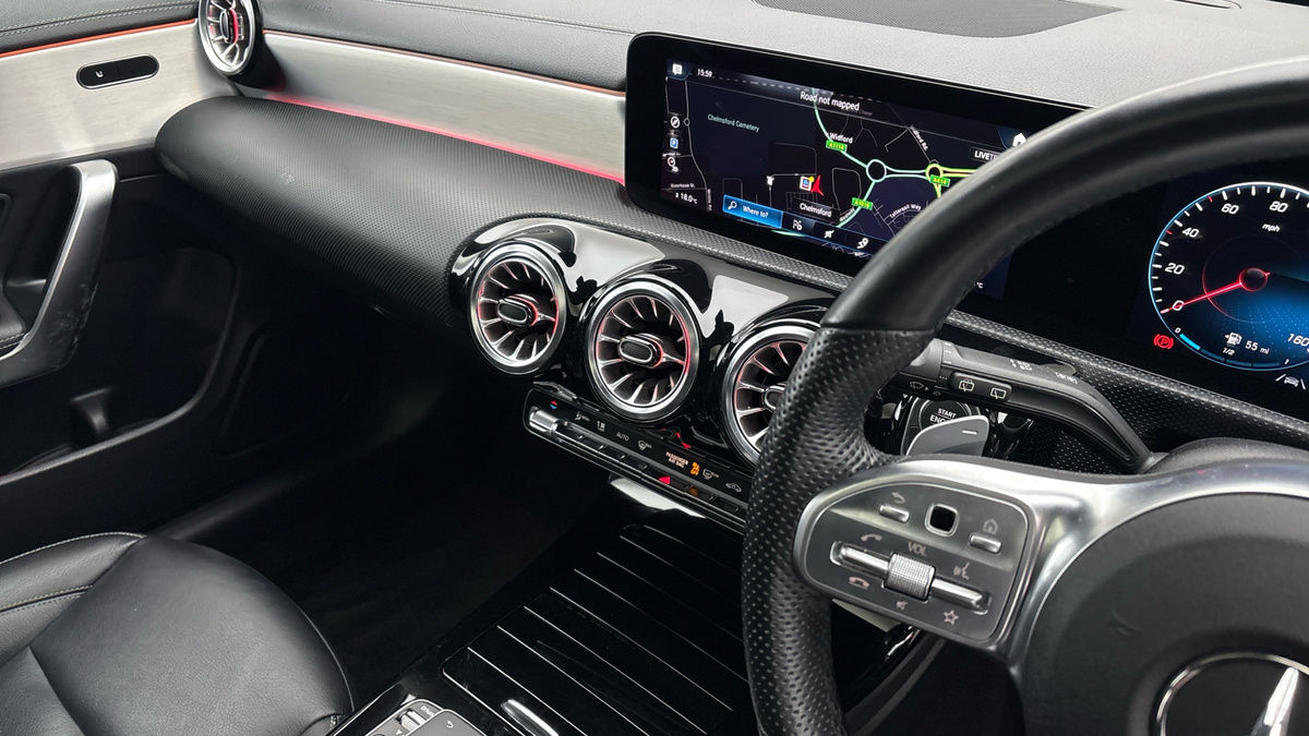 Mercedes-Benz CLA Image 18