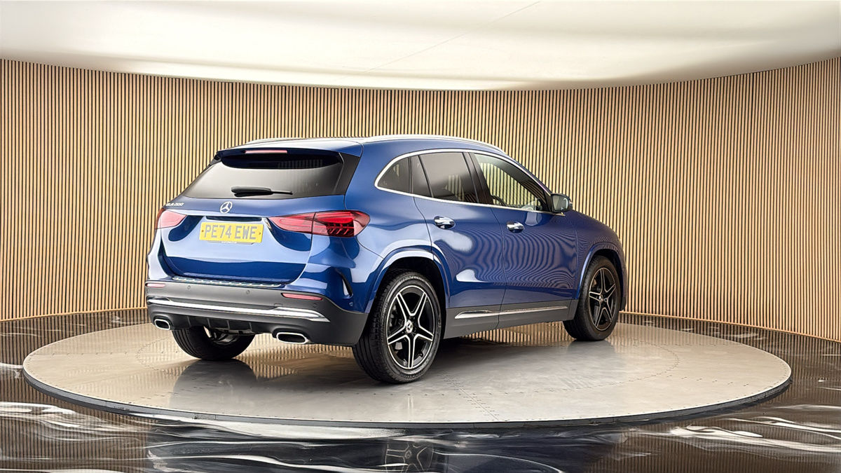 More views of Mercedes-Benz GLA