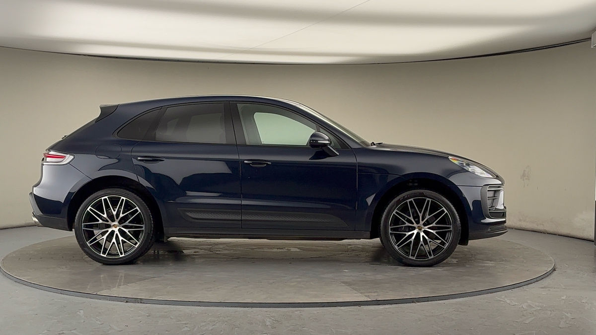 Porsche Macan Image 16