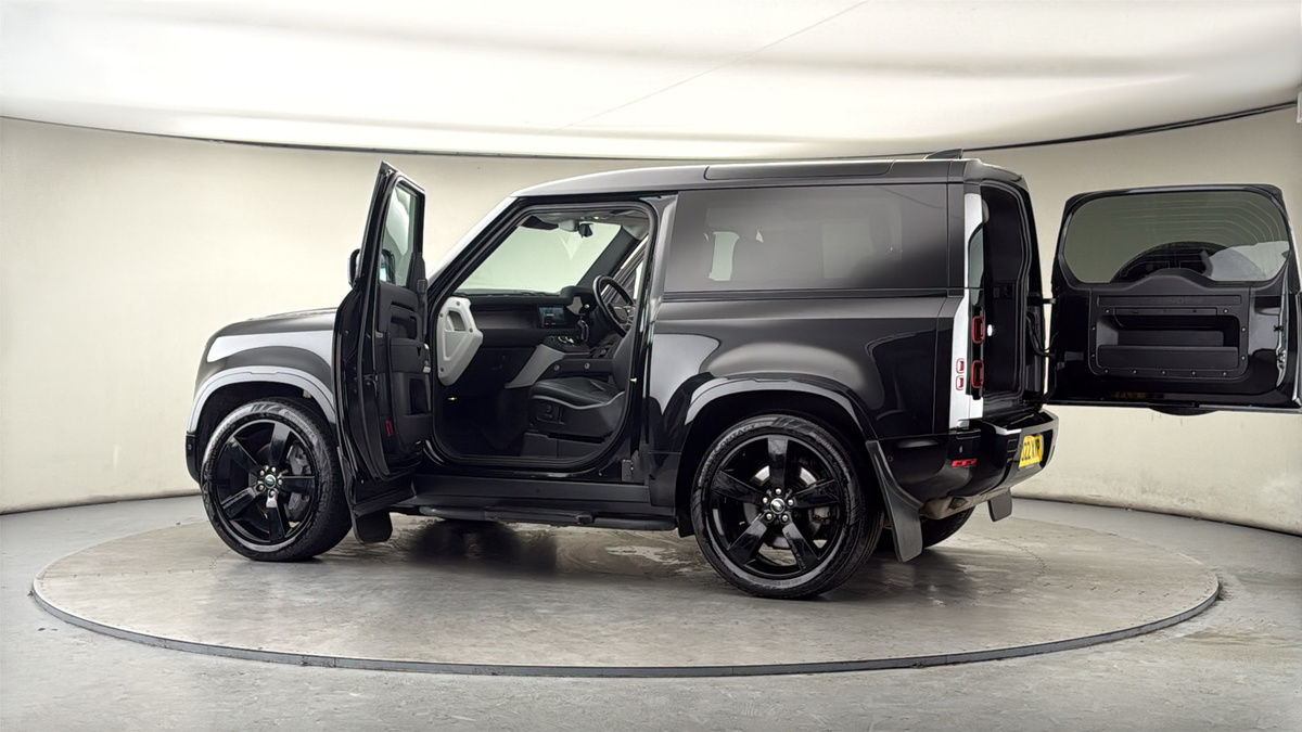 More views of Land Rover Defender 90