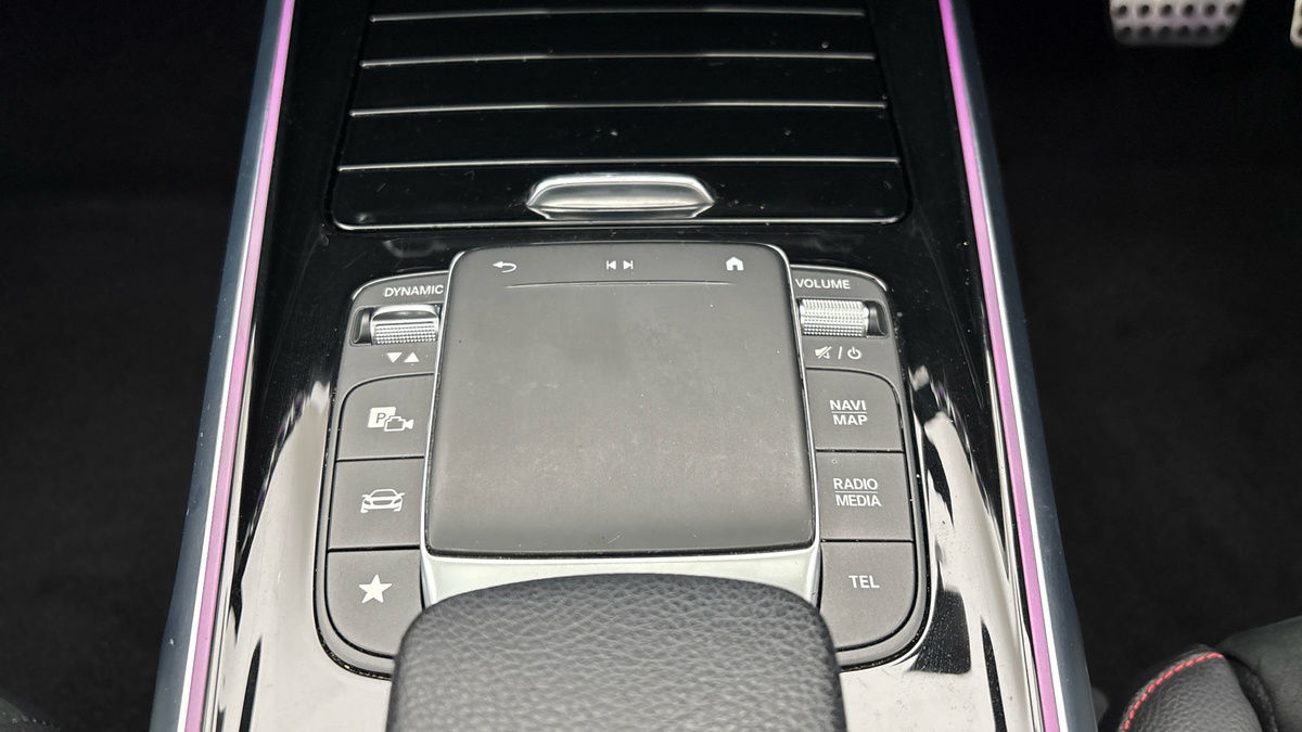 Mercedes-Benz GLB Image 27