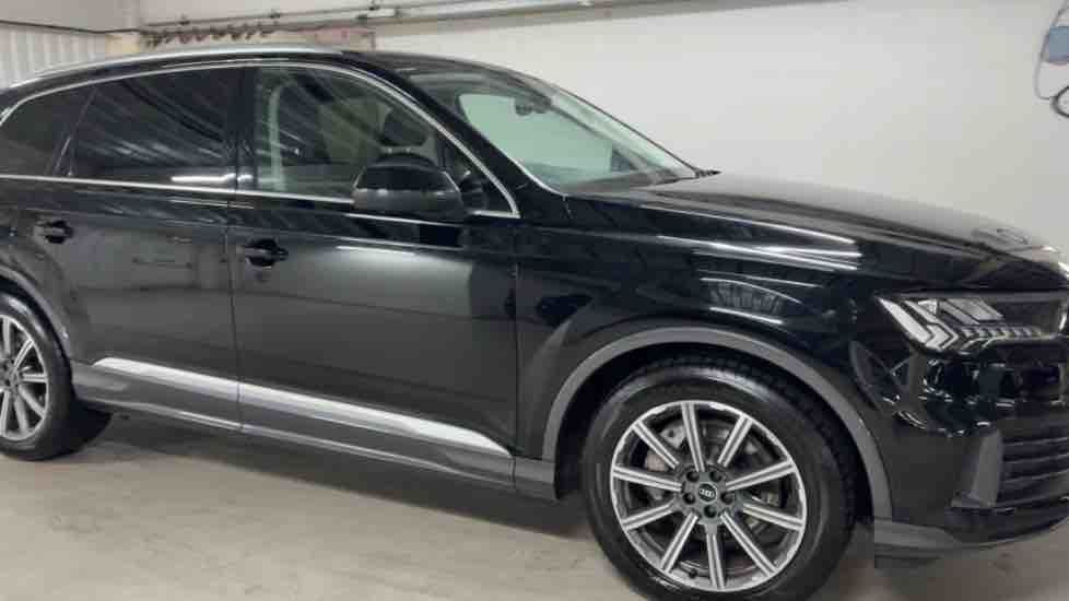 More views of Audi Q7