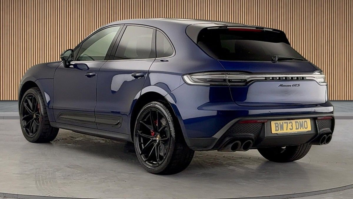 Porsche Macan Image 2