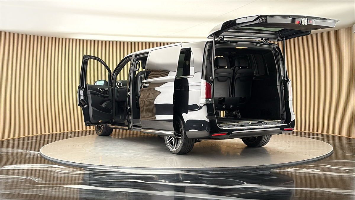 Mercedes-Benz V Class Image 23
