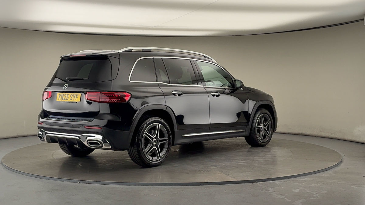 Mercedes-Benz GLB Image 21