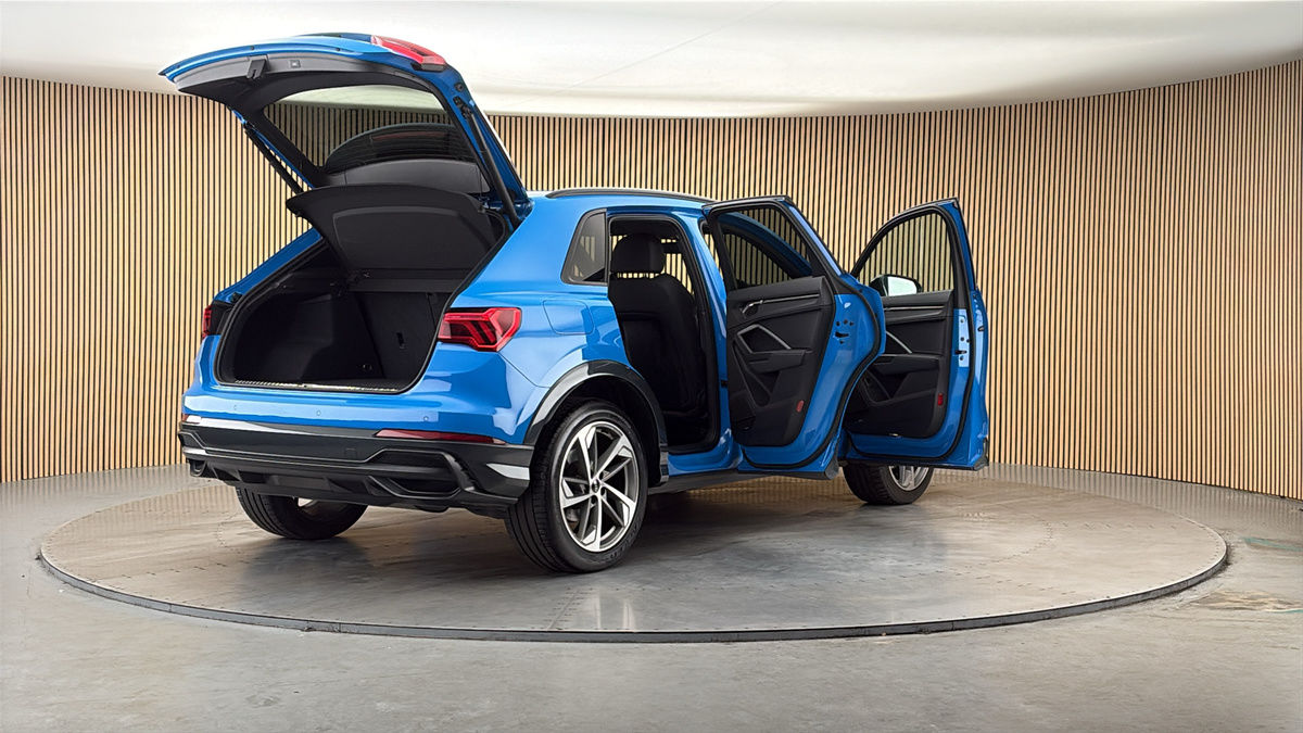 More views of Audi Q3