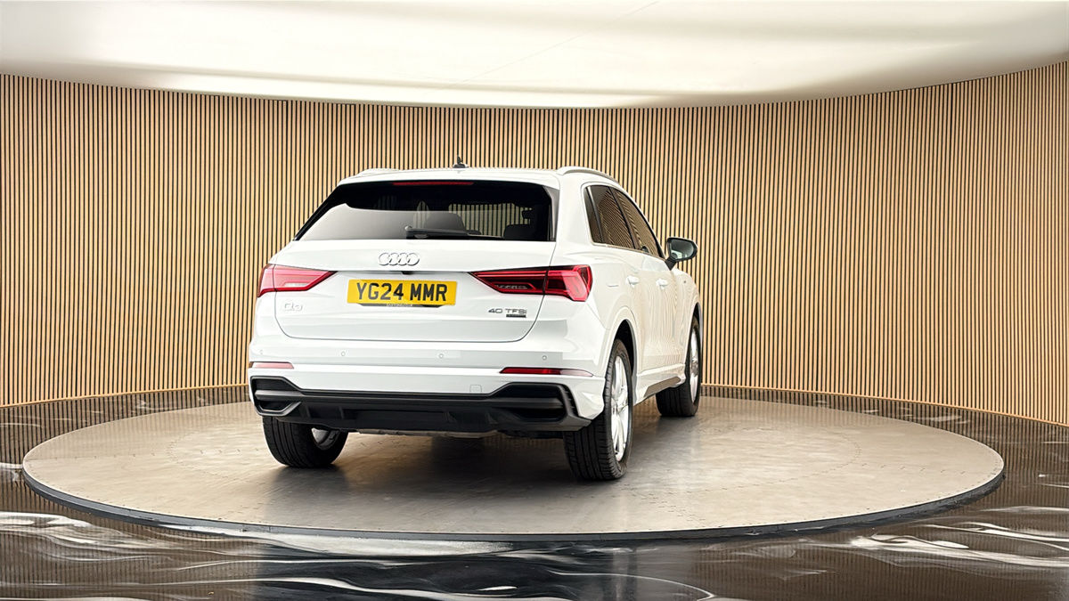 More views of Audi Q3