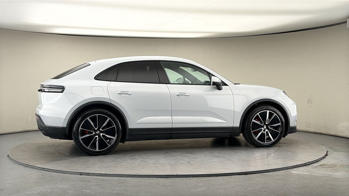 More views of Porsche Macan