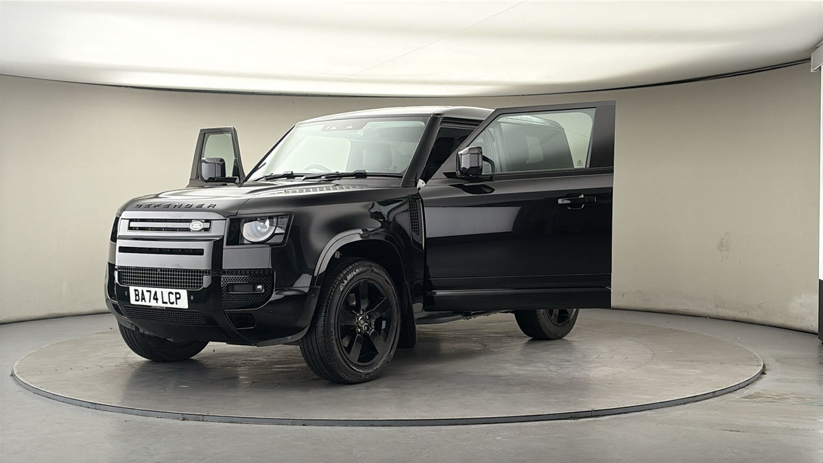 More views of Land Rover Defender 90