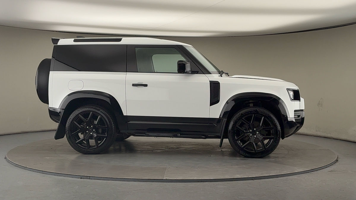 More views of Land Rover Defender 90