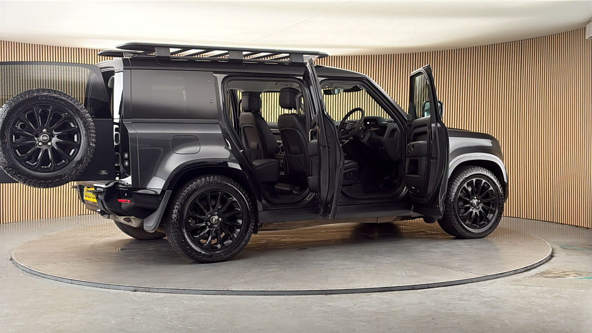 More views of Land Rover Defender 110
