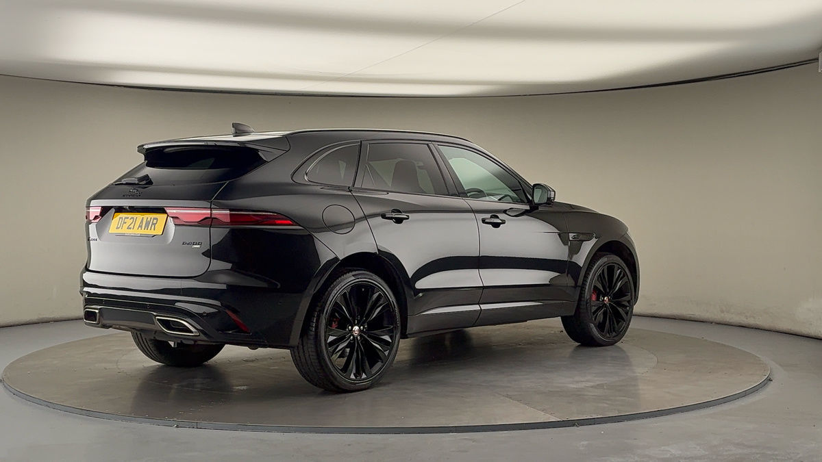 Jaguar F-PACE Image 21