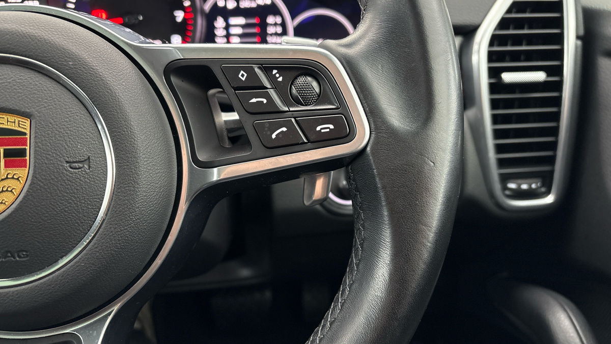 Porsche Cayenne Image 14