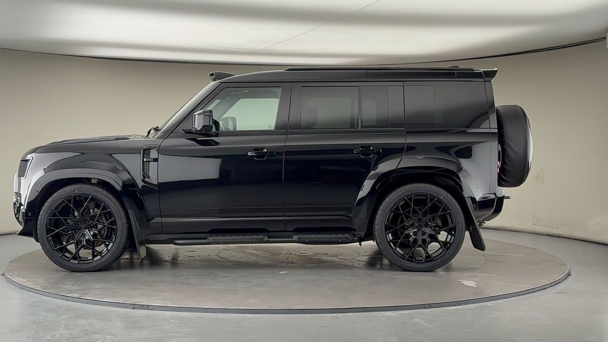 Land Rover Defender 110 Urban Image 15