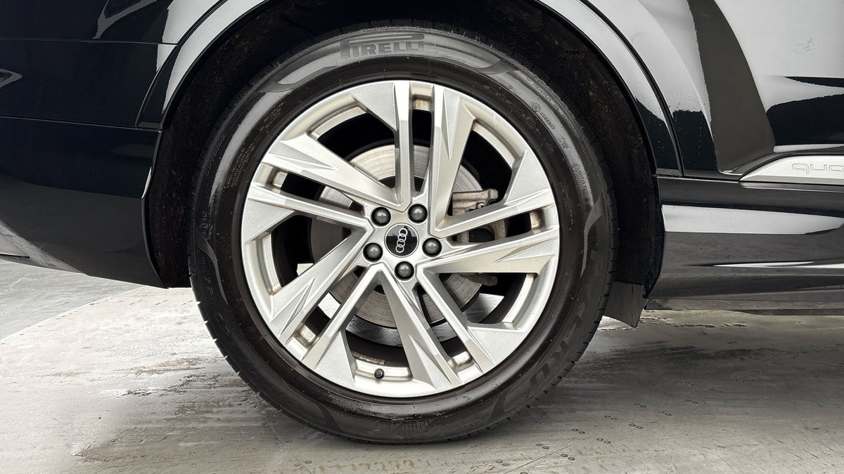 Audi Q7 Image 10