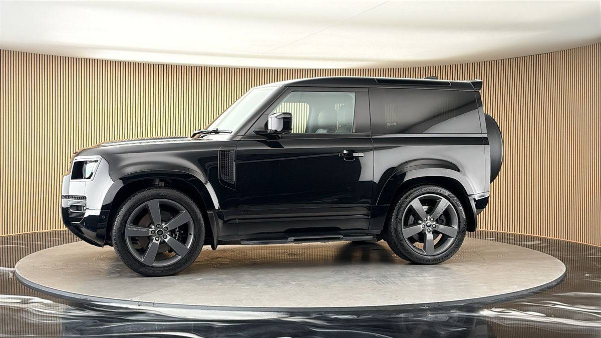 More views of Land Rover Defender 90