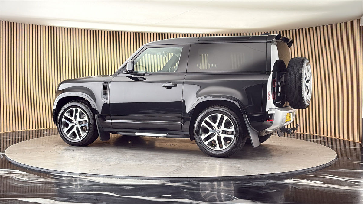 More views of Land Rover Defender 90