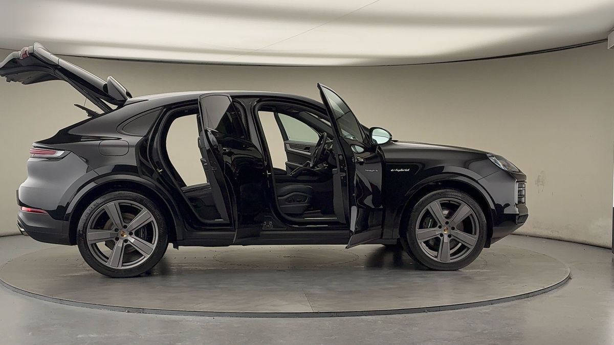 More views of Porsche Cayenne