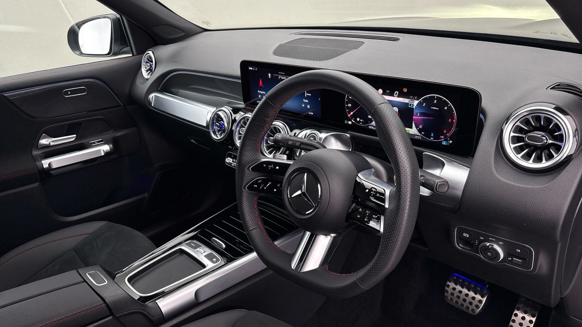 Mercedes-Benz GLB Image 5