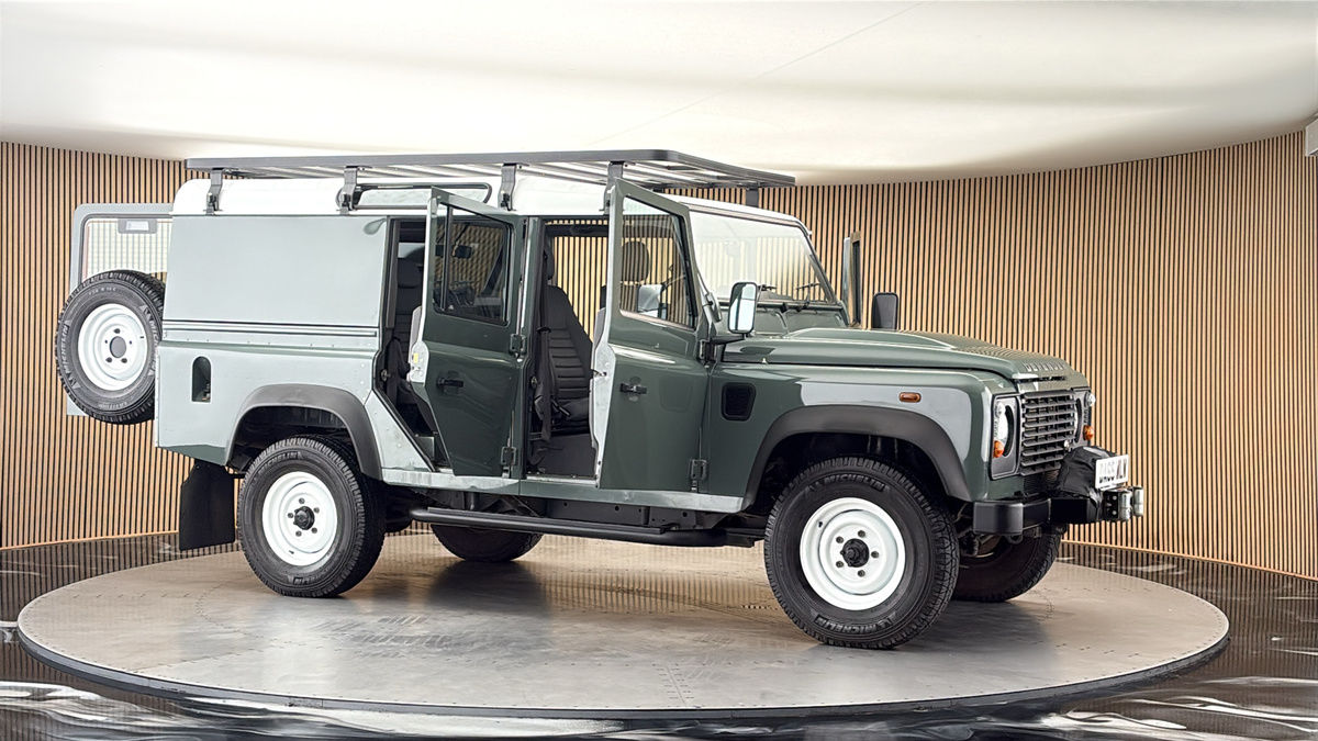 More views of Land Rover Defender 110