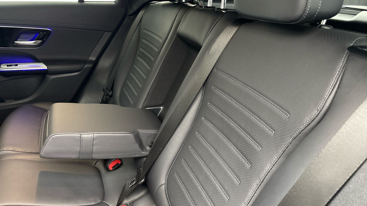 Mercedes-Benz GLC Image 9