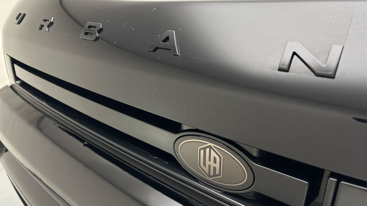 Land Rover Defender 130 Urban Image 24