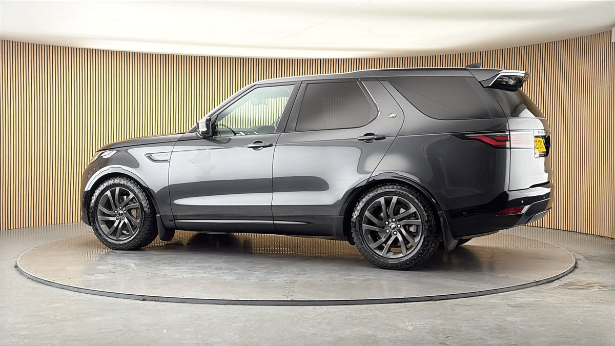 More views of Land Rover Discovery