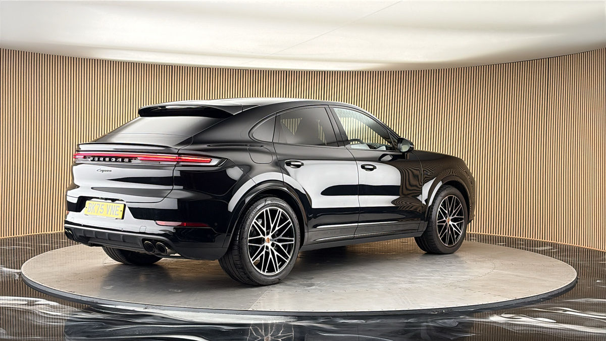 Porsche Cayenne Image 21