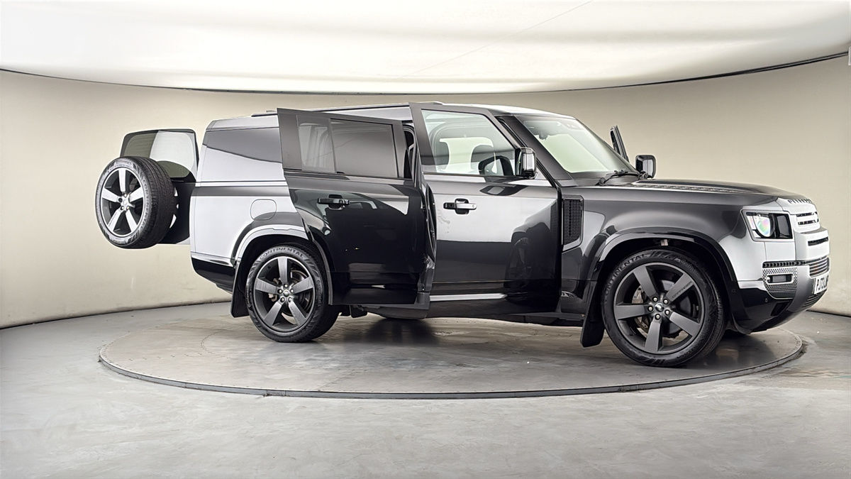 More views of Land Rover Defender 130