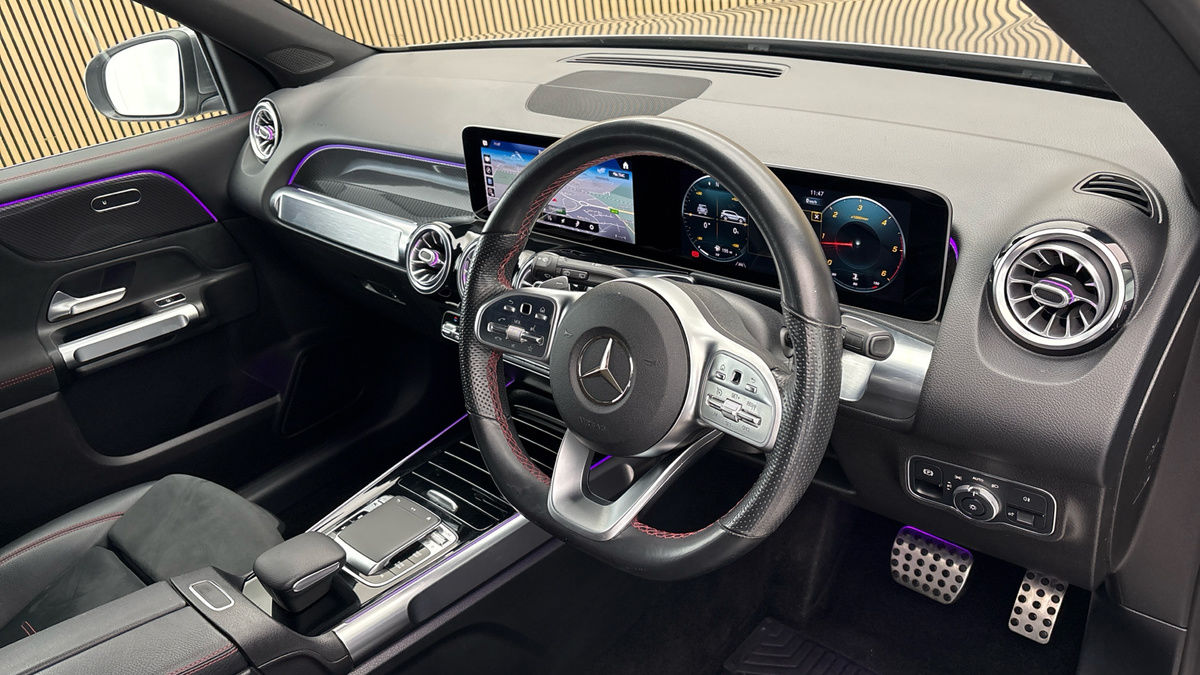 Mercedes-Benz GLB Image 5