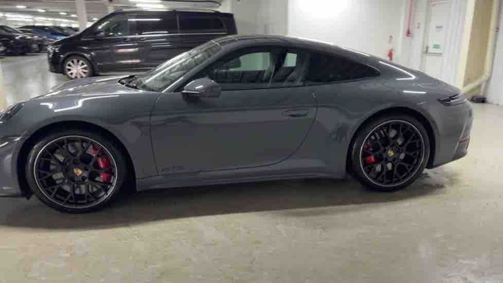 More views of Porsche 911