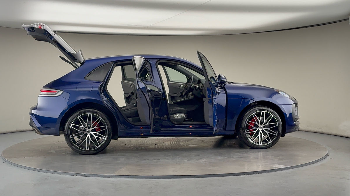 More views of Porsche Macan