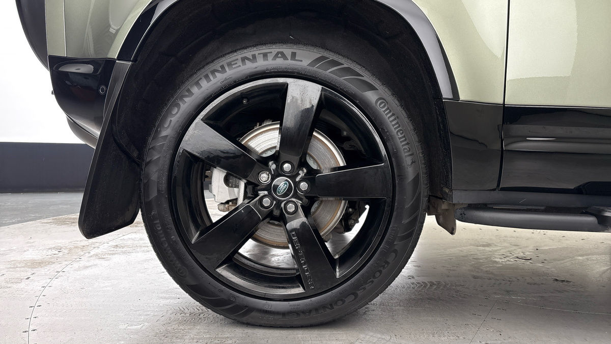 Land Rover Defender 90 Image 10