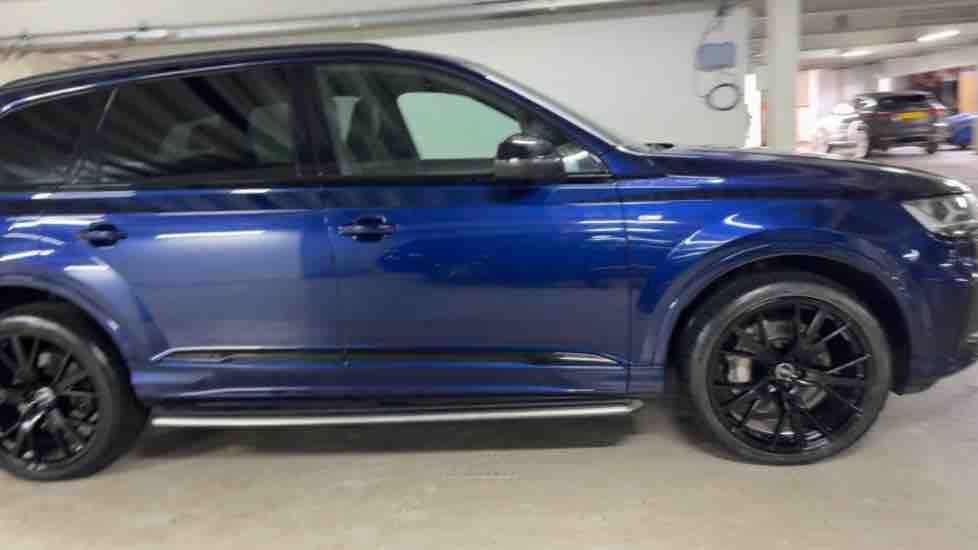 More views of Audi Q7