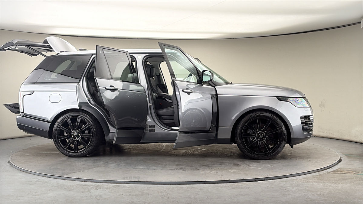 More views of Land Rover Range Rover