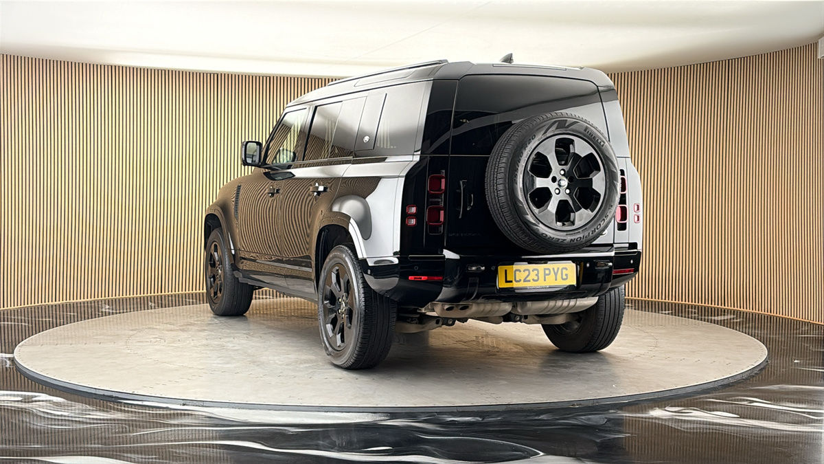 More views of Land Rover Defender 110