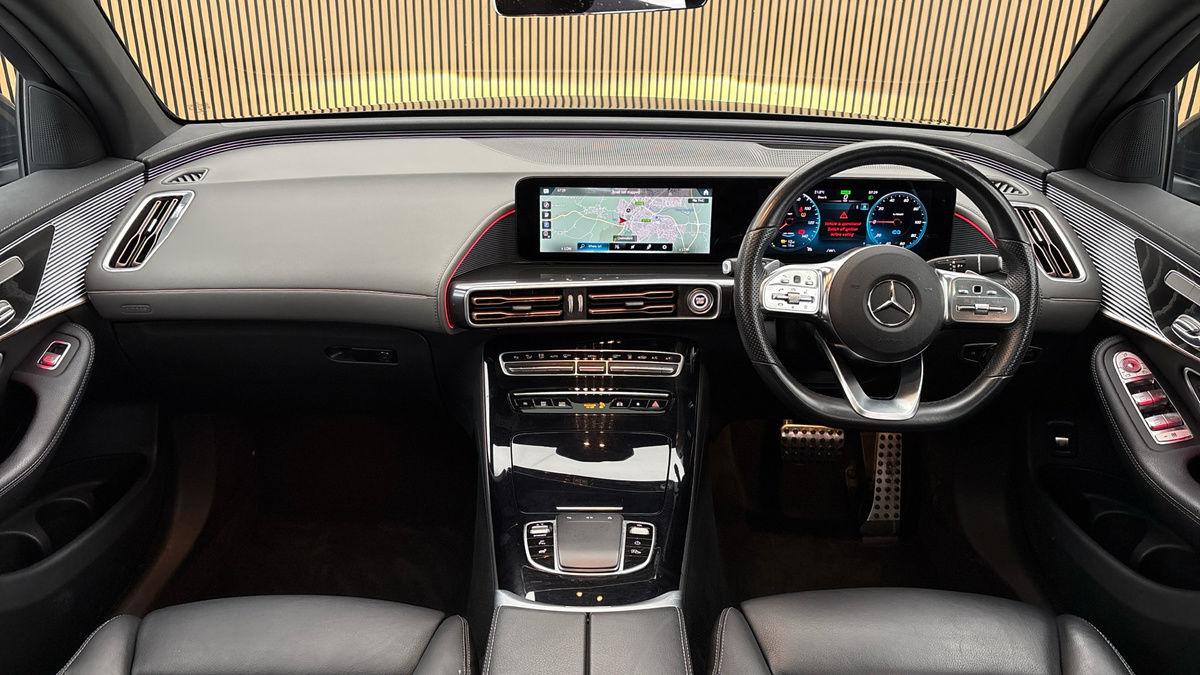 Mercedes-Benz EQC Image 12